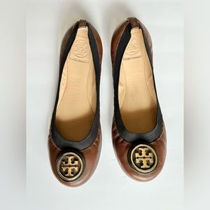 Classic Tory Burch Brown and Black leather flats gold hardware size 8.5